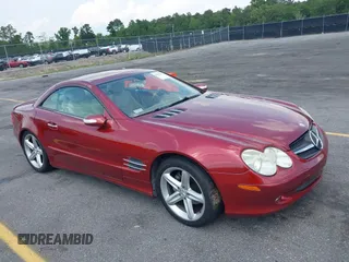2005 Mercedes-Benz SL 500 z VIN WDBSK75F65F096681, wystawiony jako IAAI lot #42305663 z przebiegiem 65 001 mil mil oraz . Historia ofert i sprzedaży dostępna na DreamBid. Obrazek 1.
