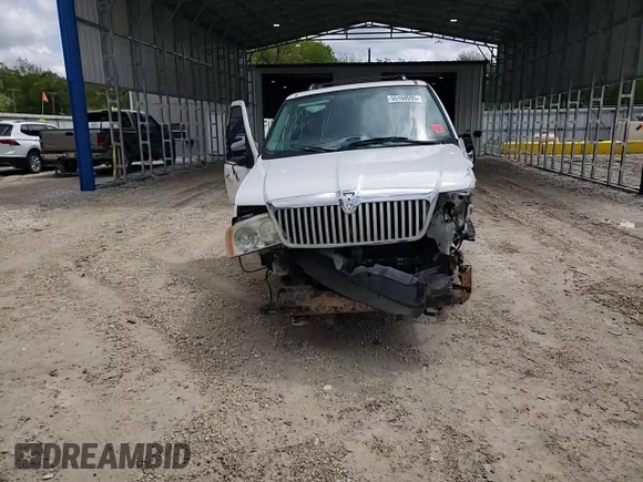 2006 Lincoln Navigator Luxury z VIN 5LMFU28516LJ01056, wystawiony jako Copart lot #55168095 z przebiegiem Nie podano mil oraz Szkoda całkowita • Salvage title. Historia ofert i sprzedaży dostępna na DreamBid. Obrazek 14.