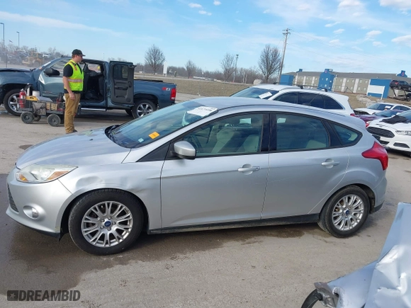 2012 Ford Focus SE with VIN 1FAHP3K27CL185977, listed as a IAAI auction lot 41674498 with 140,312 mi miles. Bid and sale history available at carsss.com. Image 15.