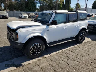 2025 Ford Bronco Outer Banks z VIN 1FMDE8BH3SLA77107, wystawiony jako Copart lot #63737525 z przebiegiem 1 790 mil mil oraz Szkoda całkowita • Salvage title. Historia ofert i sprzedaży dostępna na DreamBid. Obrazek 1.
