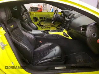 2020 Aston Martin Vantage z VIN SCFSMGAWXLGN03363, wystawiony jako Copart lot #81833084 z przebiegiem Nie podano mil oraz Szkoda całkowita • Salvage title. Historia ofert i sprzedaży dostępna na DreamBid. Obrazek 10.