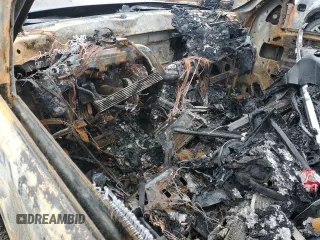 2010 Cadillac Escalade z VIN 1GYUKAEF9AR183825, wystawiony jako Copart lot #87943515 z przebiegiem Nie podano mil oraz Nie do naprawy. Historia ofert i sprzedaży dostępna na DreamBid. Obrazek 8.