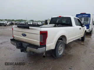 2017 Ford F-250 XLT z VIN 1FT7X2A65HEF11825, wystawiony jako IAAI lot #42193248 z przebiegiem 180 720 mil mil oraz . Historia ofert i sprzedaży dostępna na DreamBid. Obrazek 4.