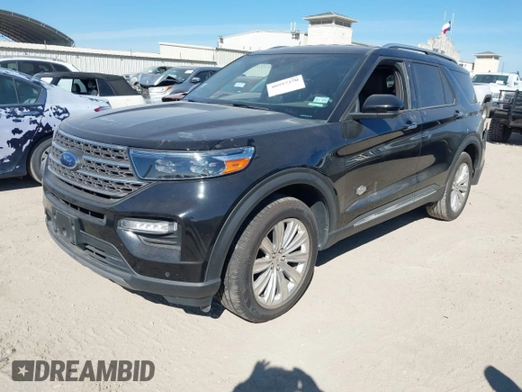 2022 Ford Explorer King Ranch z VIN 1FM5K8LCXNGA14552, wystawiony jako IAAI lot #40957270 z przebiegiem 50 460 mil mil oraz . Historia ofert i sprzedaży dostępna na DreamBid. Obrazek 2.