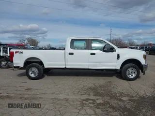 2019 Ford F-250 XL z VIN 1FT7W2B60KEF78955, wystawiony jako IAAI lot #41851147 z przebiegiem 205 275 mil mil oraz . Historia ofert i sprzedaży dostępna na DreamBid. Obrazek 13.