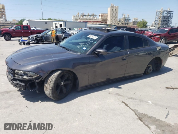2015 Dodge Charger SXT z VIN 2C3CDXHG7FH765002, wystawiony jako Copart lot #52357755 z przebiegiem 132 453 mil mil oraz Szkoda całkowita • Salvage title. Historia ofert i sprzedaży dostępna na DreamBid. Obrazek 1.