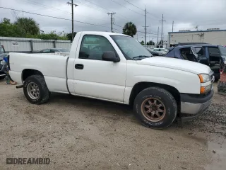 2006 Chevrolet Silverado 1500 LS with VIN 1GCEC14V26Z240390, listed as a Copart auction lot 71025874 with 171,828 mi miles and Clean Title. Bid and sale history available at carsss.com. Image 4.