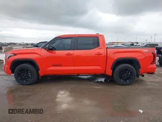 2024 Toyota Tundra Limited z VIN 5TFWA5DB4RX168552, wystawiony jako IAAI lot #41915669 z przebiegiem 24 622 mil mil oraz . Historia ofert i sprzedaży dostępna na DreamBid. Obrazek 14.