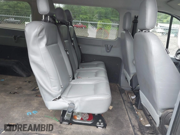 2015 Ford Transit XL с VIN 1FMZK1YM6FKA19837, выставлен на аукционе IAAI как лот 42367993 с пробегом 138 900 миль миль и . История ставок и продаж доступна на DreamBid. Изображение 8.