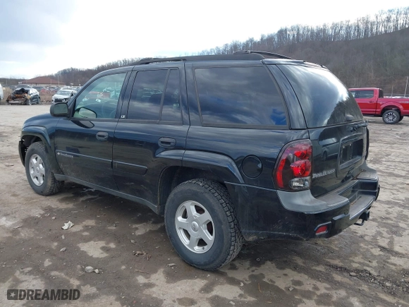 2002 Chevrolet TrailBlazer LS with VIN 1GNDT13SX22308464, listed as a IAAI auction lot 41225470 with 127,370 mi miles. Bid and sale history available at carsss.com. Image 3.