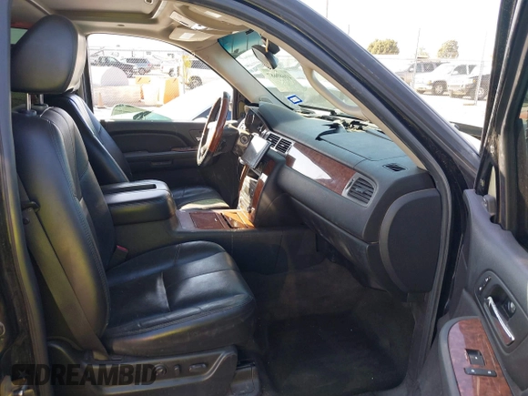 2007 Chevrolet Avalanche 1LT with VIN 3GNEC12017G297941, listed as a IAAI auction lot 41689687 with 166,066 mi miles and . Bid and sale history available at DreamBid. Image 5.
