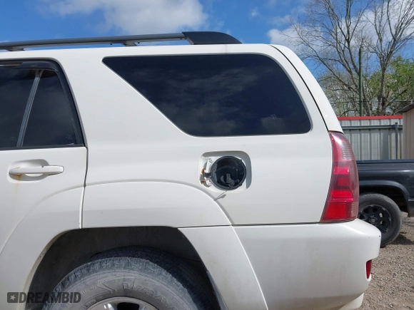2004 Toyota 4Runner SR5 with VIN JTEZU14R940030710, listed as a IAAI auction lot 41918133 with 341,508 mi miles. Bid and sale history available at carsss.com. Image 6.