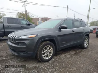 2016 Jeep Cherokee Latitude z VIN 1C4PJMCS1GW154188, wystawiony jako IAAI lot #42318317 z przebiegiem 189 347 mil mil oraz . Historia ofert i sprzedaży dostępna na DreamBid. Obrazek 19.