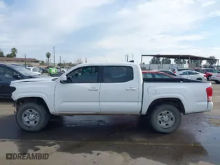 2017 Toyota Tacoma SR5 with VIN 3TMCZ5AN0HM113840, listed as a IAAI auction lot 41640481 with 159,609 mi miles. Bid and sale history available at carsss.com. Image 15.