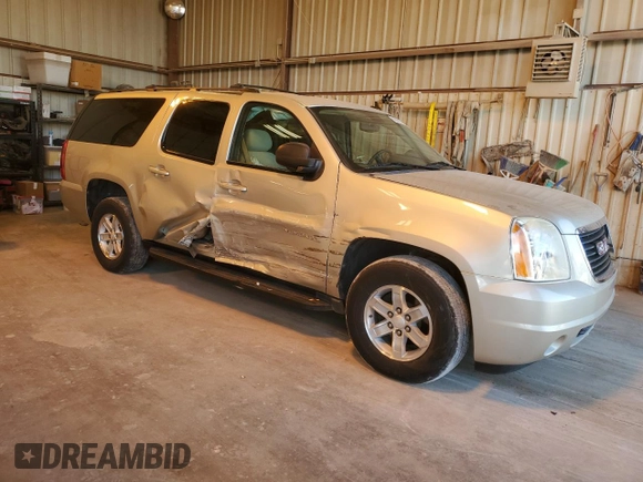 2013 GMC Yukon XL SLE with VIN 1GKS1HE09DR364453, listed as a Copart auction lot 50092265 with 135,225 mi miles and Salvage Title. Bid and sale history available at carsss.com. Image 4.