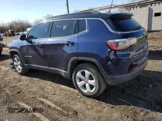 2018 Jeep Compass Latitude with VIN 3C4NJDBB5JT161697, listed as a Copart auction lot 52482895 with 60,631 mi miles and Salvage Title. Bid and sale history available at DreamBid. Image 2.