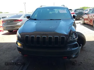 2016 Jeep Cherokee Trailhawk z VIN 1C4PJMBSXGW123829, wystawiony jako IAAI lot #42316140 z przebiegiem 77 730 mil mil oraz . Historia ofert i sprzedaży dostępna na DreamBid. Obrazek 12.