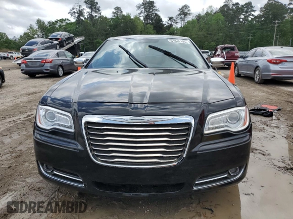 2012 Chrysler 300 Limited z VIN 2C3CCACG6CH144305, wystawiony jako Copart lot #51346195 z przebiegiem 133 872 mil mil oraz Szkoda całkowita • Salvage title. Historia ofert i sprzedaży dostępna na DreamBid. Obrazek 5.