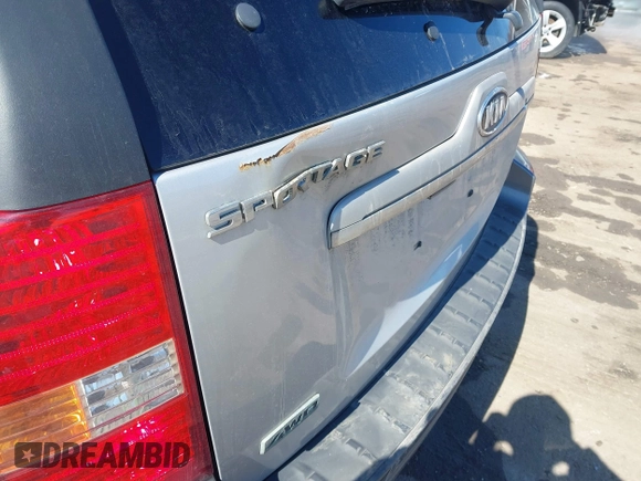 2008 Kia Sportage LX with VIN KNDJE723087539484, listed as a IAAI auction lot 41736029 with 145,824 mi miles and . Bid and sale history available at carsss.com. Image 6.