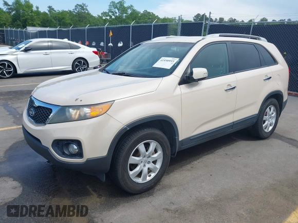 2011 Kia Sorento LX with VIN 5XYKT4A18BG076514, listed as a IAAI auction lot 41930933 with 186,783 mi miles. Bid and sale history available at carsss.com. Image 17.