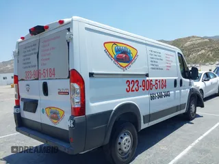 2014 Ram ProMaster Cargo z VIN 3C6TRVAG3EE112325, wystawiony jako IAAI lot #42352470 z przebiegiem 165 564 mil mil oraz . Historia ofert i sprzedaży dostępna na DreamBid. Obrazek 4.