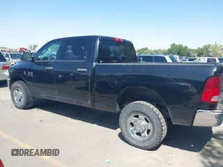 2012 Ram 2500 ST z VIN 3C6UD5CL2CG291018, wystawiony jako IAAI lot #42573010 z przebiegiem Nie podano mil oraz . Historia ofert i sprzedaży dostępna na DreamBid. Obrazek 13.