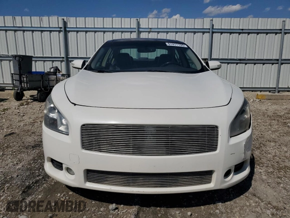 2011 Nissan Maxima SV z VIN 1N4AA5AP3BC822292, wystawiony jako Copart lot #61411155 z przebiegiem 224 273 mil mil oraz Szkoda całkowita • Salvage title. Historia ofert i sprzedaży dostępna na DreamBid. Obrazek 5.