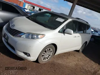 2016 Toyota Sienna XLE с VIN 5TDYK3DC0GS762593, выставлен на аукционе IAAI как лот 41769173 с пробегом 71 869 миль миль и . История ставок и продаж доступна на DreamBid. Изображение 17.