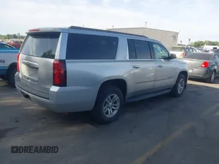 2016 Chevrolet Suburban LT z VIN 1GNSKHKC5GR281539, wystawiony jako IAAI lot #42500552 z przebiegiem 244 064 mil mil oraz . Historia ofert i sprzedaży dostępna na DreamBid. Obrazek 4.