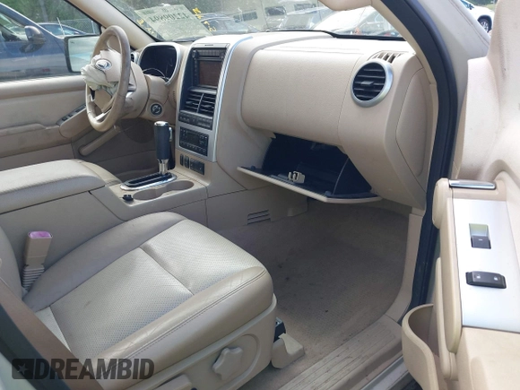 2006 Mercury Mountaineer Premier z VIN 4M2EU38886UJ12868, wystawiony jako IAAI lot #42209894 z przebiegiem 174 526 mil mil oraz . Historia ofert i sprzedaży dostępna na DreamBid. Obrazek 5.