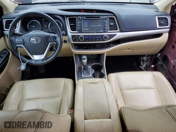 2018 Toyota Highlander SE z VIN 5TDJZRFH0JS857493, wystawiony jako Copart lot #57224495 z przebiegiem 111 862 mil mil oraz Szkoda całkowita • Salvage title. Historia ofert i sprzedaży dostępna na DreamBid. Obrazek 8.