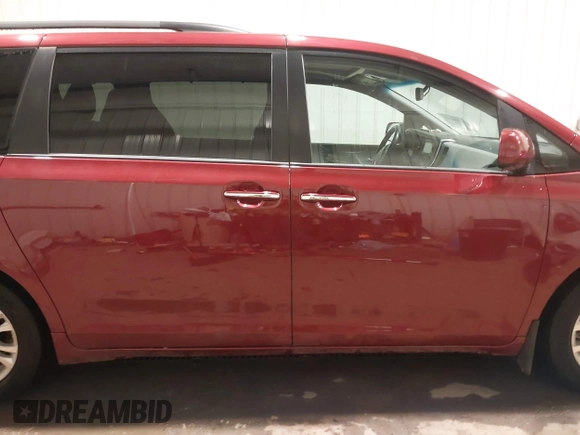 2015 Toyota Sienna XLE с VIN 5TDYK3DC5FS588258, выставлен на аукционе IAAI как лот 41089108 с пробегом 124 777 миль миль и . История ставок и продаж доступна на DreamBid. Изображение 14.