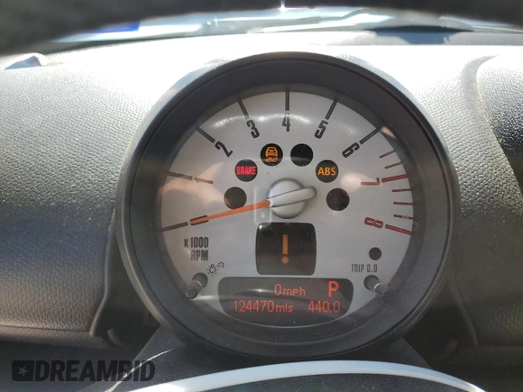 2011 MINI Countryman S with VIN WMWZC5C54BWL53955, listed as a Copart auction lot 52187405 with 124,470 mi miles and Salvage Title. Bid and sale history available at DreamBid. Image 9.