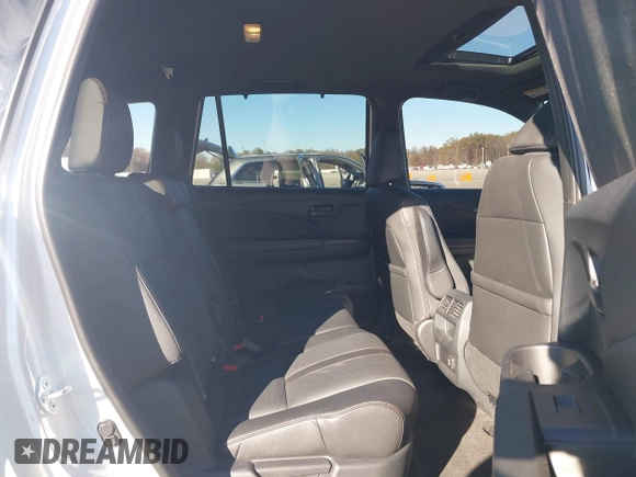2023 Honda Passport TrailSport z VIN 5FNYF8H68PB007654, wystawiony jako IAAI lot #40816118 z przebiegiem 35 656 mil mil oraz . Historia ofert i sprzedaży dostępna na DreamBid. Obrazek 8.