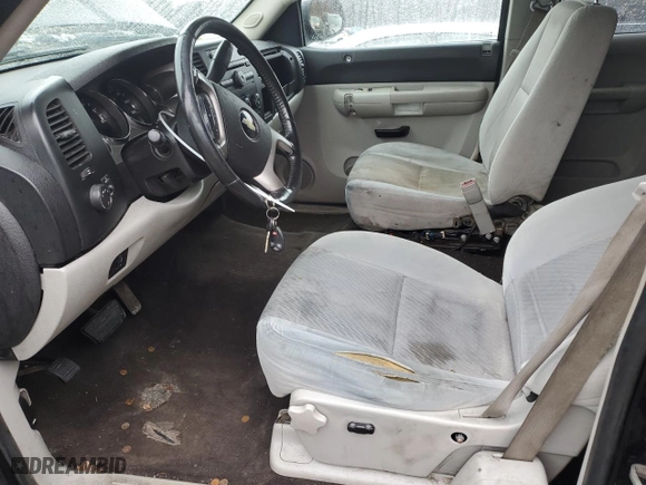 2009 Chevrolet Silverado 1500 LT with VIN 1GCEK29039Z182428, listed as a Copart auction lot 43425385 with 279,093 mi miles and Clean Title. Bid and sale history available at carsss.com. Image 7.
