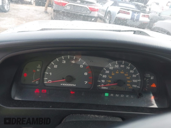 2000 Toyota 4Runner SR5 with VIN JT3GN86R0Y0159931, listed as a IAAI auction lot 40493131 with 200,277 mi miles and . Bid and sale history available at DreamBid. Image 7.