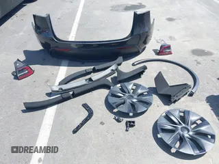 2024 Tesla Model Y с VIN 7SAYGDED2RF102144, выставлен на аукционе IAAI как лот 42278757 с пробегом 25 787 миль миль и . История ставок и продаж доступна на DreamBid. Изображение 12.