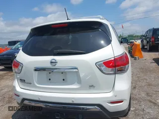 2015 Nissan Pathfinder S with VIN 5N1AR2MN2FC672785, listed as a IAAI auction lot 42535243 with 143,209 mi miles and . Bid and sale history available at DreamBid. Image 16.
