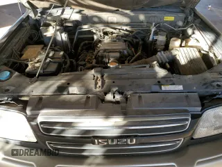 2000 Isuzu Trooper S with VIN JACDJ58X2Y7J03502, listed as a Copart auction lot 41897665 with 183,081 mi miles and Clean title. Bid and sale history available at DreamBid. Image 12.