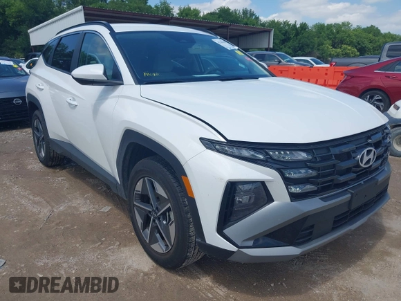 2025 Hyundai Tucson SEL with VIN 5NMJBCDE7SH496648, listed as a IAAI auction lot 42204406 with 7,602 mi miles and . Bid and sale history available at carsss.com. Image 1.