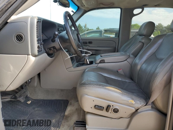 2004 GMC Yukon XL SLT z VIN 3GKFK16Z74G172600, wystawiony jako Copart lot #56159915 z przebiegiem 342 983 mil mil oraz Szkoda całkowita • Salvage title. Historia ofert i sprzedaży dostępna na DreamBid. Obrazek 7.