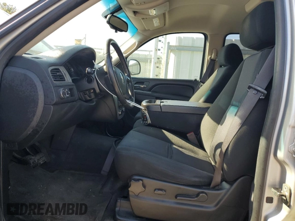 2010 Chevrolet Tahoe LS with VIN 1GNUCAE01AR144927, listed as a Copart auction lot 52320815 with 225,000 mi miles and Clean title. Bid and sale history available at DreamBid. Image 7.