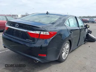 2013 Lexus ES 4dr Sdn with VIN JTHBK1GG8D2077512, listed as a IAAI auction lot 41922259 with 30,899 mi miles. Bid and sale history available at carsss.com. Image 4.