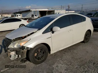 2015 Toyota Prius Four z VIN JTDKN3DU0F0433321, wystawiony jako Copart lot #42985855 z przebiegiem 73 272 mil mil oraz Szkoda całkowita • Salvage title. Historia ofert i sprzedaży dostępna na DreamBid. Obrazek 1.
