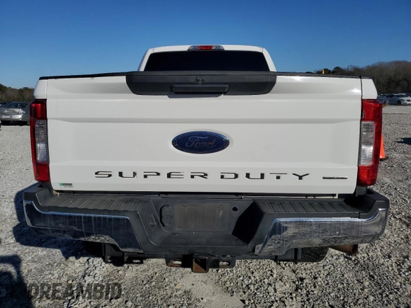 2018 Ford Super Duty F-250 SRW XL with VIN 1FT7W2B68JEB39324, listed as a Copart auction lot 45451375 with 268,879 mi miles and Salvage Title. Bid and sale history available at carsss.com. Image 6.