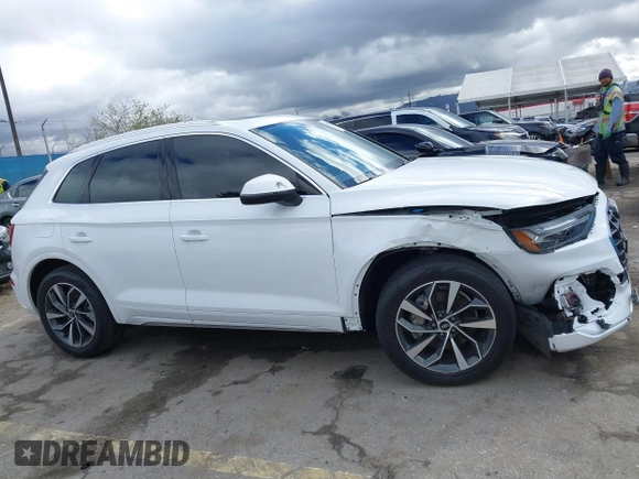2021 Audi Q5 Premium Plus with VIN WA1BAAFY4M2005294, listed as a IAAI auction lot 41740675 with 34,166 mi miles. Bid and sale history available at carsss.com. Image 14.