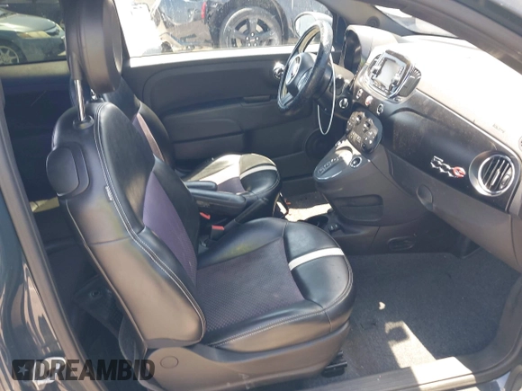 2016 FIAT 500e z VIN 3C3CFFGE7GT245962, wystawiony jako IAAI lot #42211026 z przebiegiem 55 620 mil mil oraz . Historia ofert i sprzedaży dostępna na DreamBid. Obrazek 5.