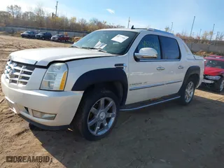 2007 Cadillac Escalade EXT with VIN 3GYFK62817G217311, listed as a IAAI auction lot 40777466 with 230304 miles. Bid and sale history available at carsss.com. Image 17.