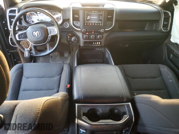 2020 Ram 1500 Big Horn z VIN 1C6SRFFTXLN313316, wystawiony jako Copart lot #50464845 z przebiegiem 67 811 mil mil oraz Szkoda całkowita • Salvage title. Historia ofert i sprzedaży dostępna na DreamBid. Obrazek 8.