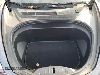 2018 Tesla Model 3 Long Range Battery z VIN 5YJ3E1EB3JF086972, wystawiony jako Copart lot #56290245 z przebiegiem 69 766 mil mil oraz Szkody całkowita. Historia ofert i sprzedaży dostępna na DreamBid. Obrazek 11.